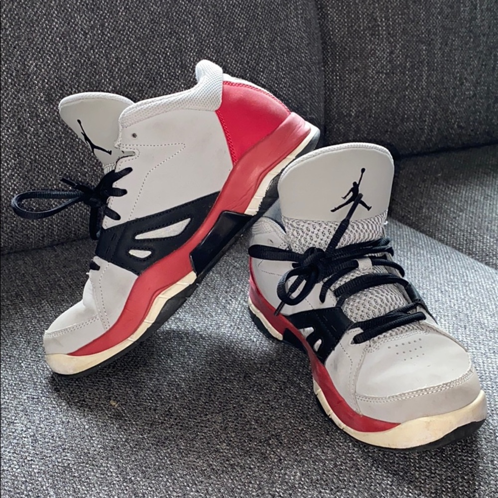Jordan sneakers 6Y fits women’s size 7 or 7.5